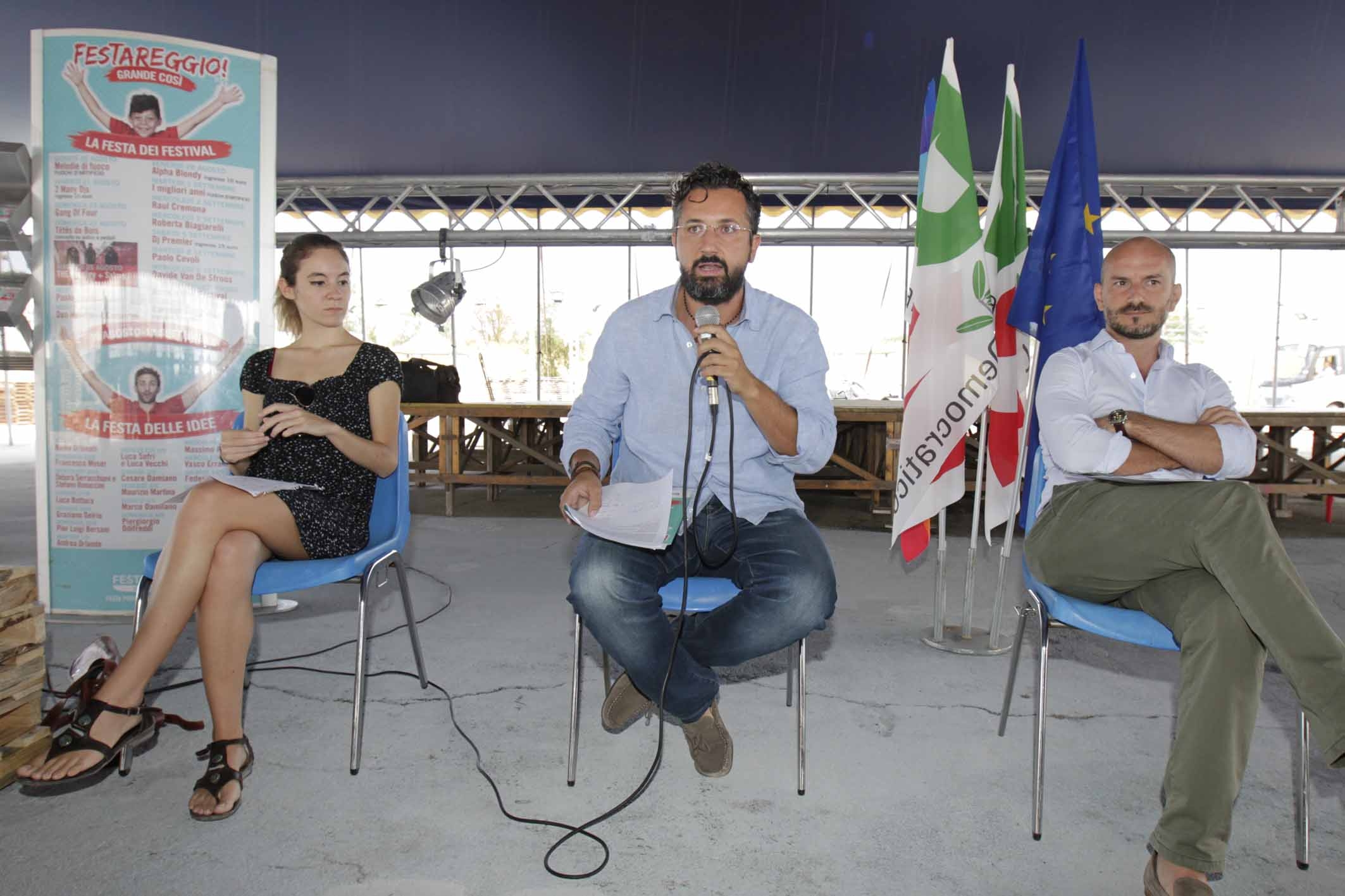 Il segretario provinciale del Pd, Andrea Costa, fra Paolo Calvano ed Emilia Garuti
